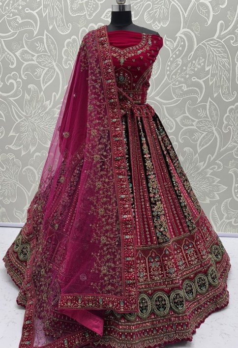 Very-Well Detailed Hand Mirror Crafted with Various Embroidery and Doubke dupatta combine Bridal Lehenga Choli